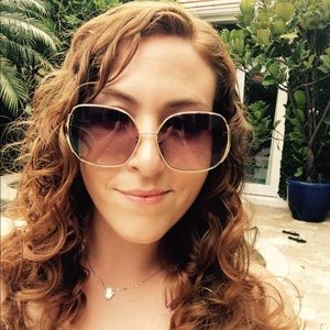 Meet your Posher, Juliana